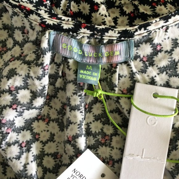 Nordstrom's Good Luck Gem Floral Ruffled Top, Med - Picture 8 of 12